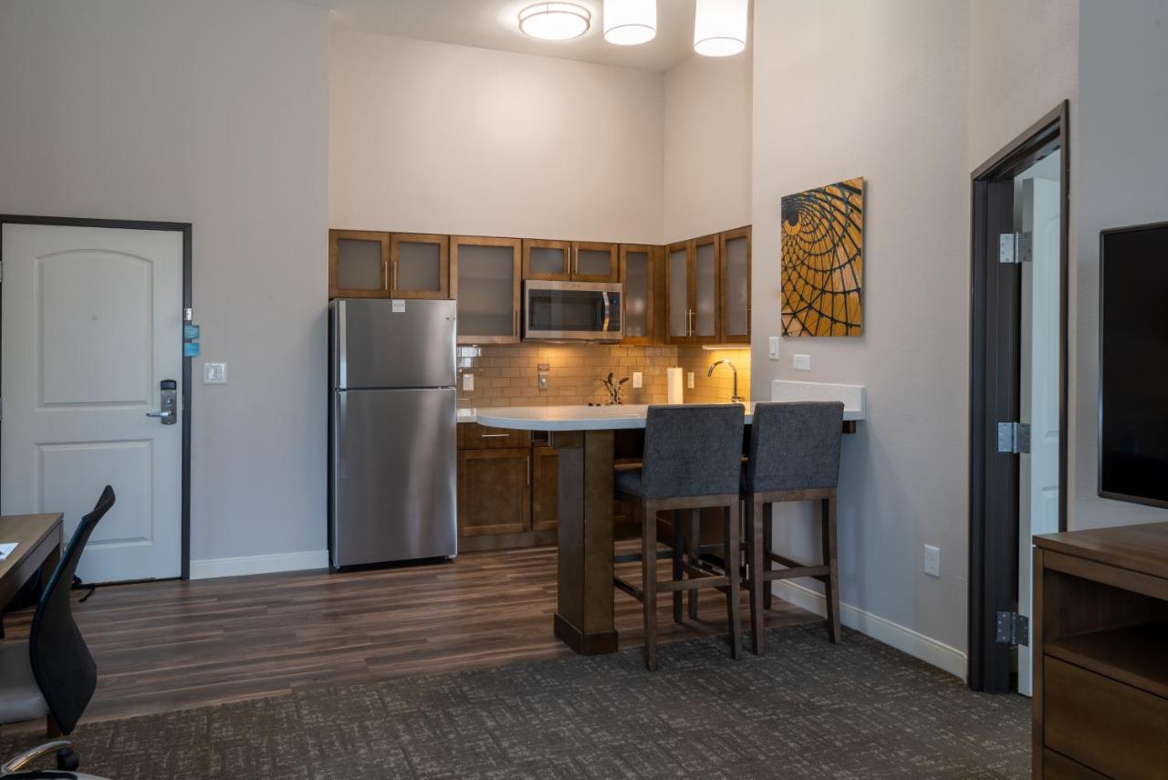 Staybridge Suites Houston East - Baytown By Ihg Room photo